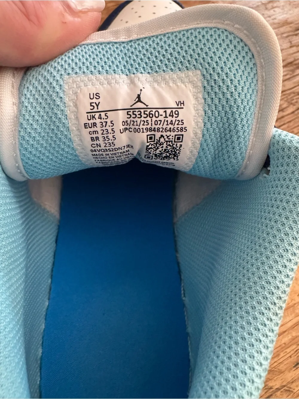 Air Jordan 1 Low GS “Sail Blue Chill Nike Sneakers (Big Kids size 5)